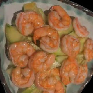Ensalada De Langostinos Y Pepino