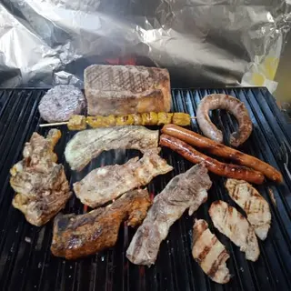 Super parrillada de carne a la brasa