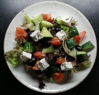 Грецький салат із свіжих овочів та сиру Фета (220г)