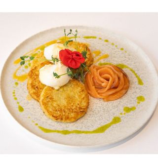 Хашбраун с яйцом пашот 