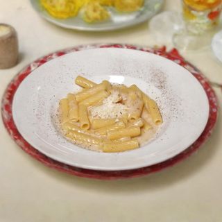 Rigatoni cacio e pepe