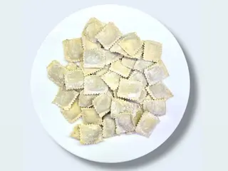 Равіолі з фетою, в`яленими томатами та чорізо 500 г (500g)