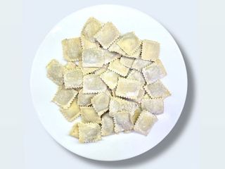 Равіолі з фетою, в`яленими томатами та чорізо 500 г (500g)