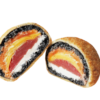 Black Hero burger losoś-tuna