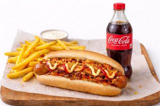 Combo Hot dog New York style + pomfrit + Coca-Cola 0,5l