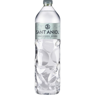 Agua sin gas