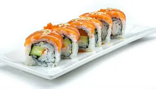 Uramaki salmone e avocado
