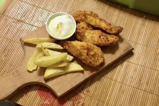 Пилешки хапки с пържени картофи (300гр)