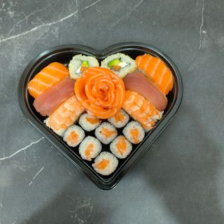Corazón De Himi Sushi 17 Piezas