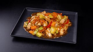 Piept de pui cu legume