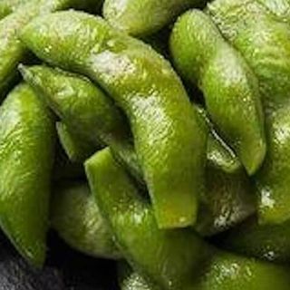 Edamame frito con aroma de trufa