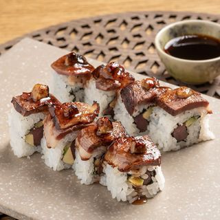 Mar y Montaña Roll (8 piezas)