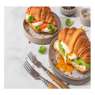 Croissant De Tomate, Mozzarella Y Aguacate