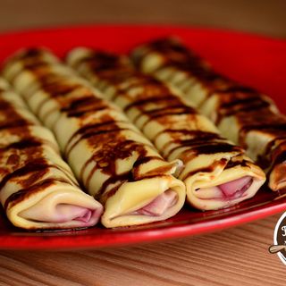 Млинці З Полуничним  Конфітюром