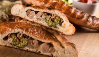 Pizza broccoli e salsiccia