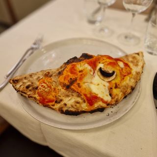 Calzone prosciutto e funghi