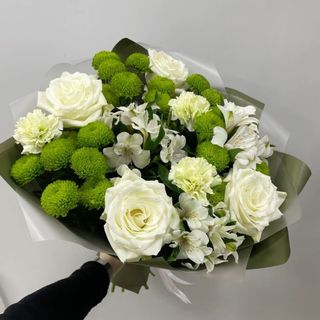 Buchet Harmonious Blooms 