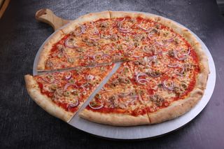 Pizza Tonno e Cipolla Ø30cm