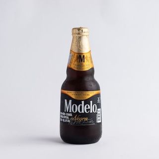 Cerveza Modelo Negra Botella 35,5cl.