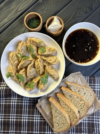 Пельмени уйгурские с бульоном