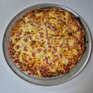 Pizza Tropical ( jamón York y piña )
