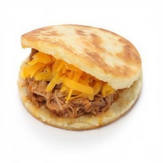 Arepa Pelua de Mechada y Queso Latino