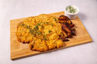 Kotlet schabowy z konfiturą z czerwonej cebuli