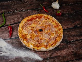 Pizza Vesuvio + Coca-Cola