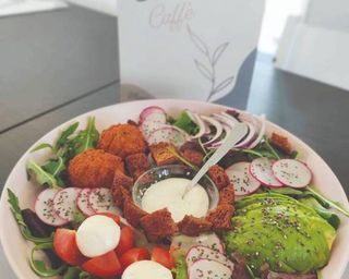 Salada de Falafel