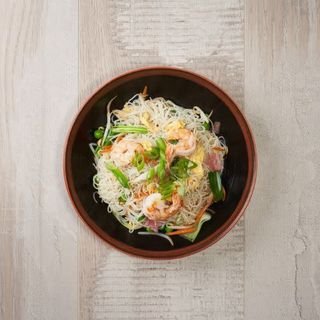 Fideos de arroz salteado al wok 