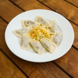 Pierogi z kaszą i dziczyzną