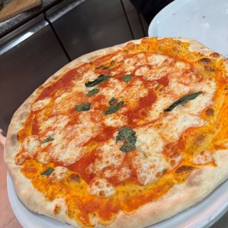 PIZZA MARGHERITA