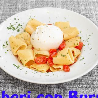 Paccheri con burrata e pomodorini