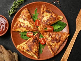 Trójkąciki naleśnikowe z kurczakiem i serem - 3 szt. (na gorąco)