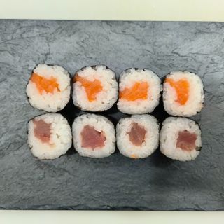 13-C Dou (4 Pzs.) Salmón y (4 Pzs.) Atun