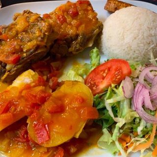 Pata de Res Guisada en Estofado