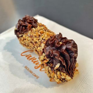 Cannolicchio con ganache al cioccolato
