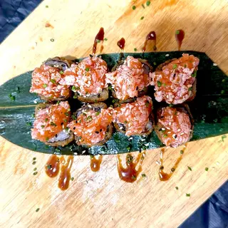Salmao chopped hot roll 8 pcs