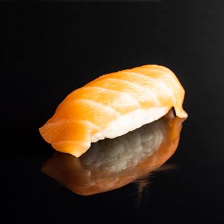 Nigiri Salmon