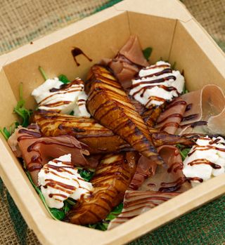 Fruct la grătar și burrata