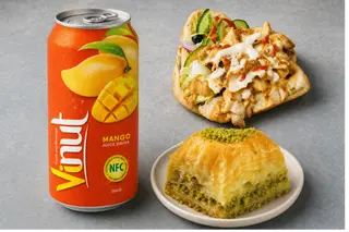 Zarin Kebab  Bułka + Napój Mango 330 ml + Baklava