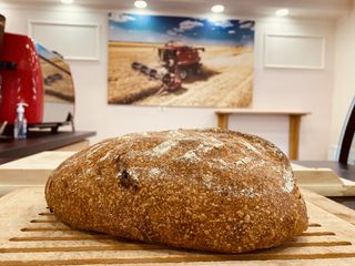 Pâine cu chilli și roșii uscate