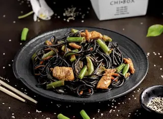 Paste negre cu carne de pui