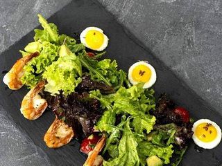 Салат із креветок з авокадо (280g)