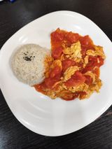 Kajgana sa paradajzom i pirinčem (29番茄炒蛋盖饭)