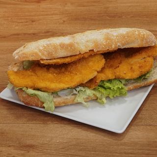 Bocadillo de Pechuga de Pollo con Alioli