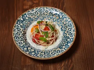 Три томати з сулугуні (300g)