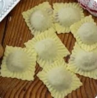 Ravioli farciti con ricotta e spinaci al kg