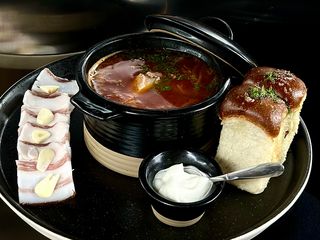 Український борщ (450/50/30/30г)