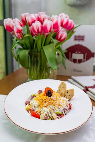 Овчарска салата (300г)